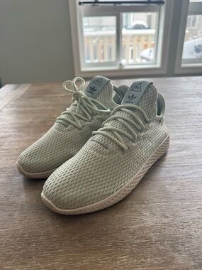 Adidas x Pharrell Primeknit Tennis HU sage green